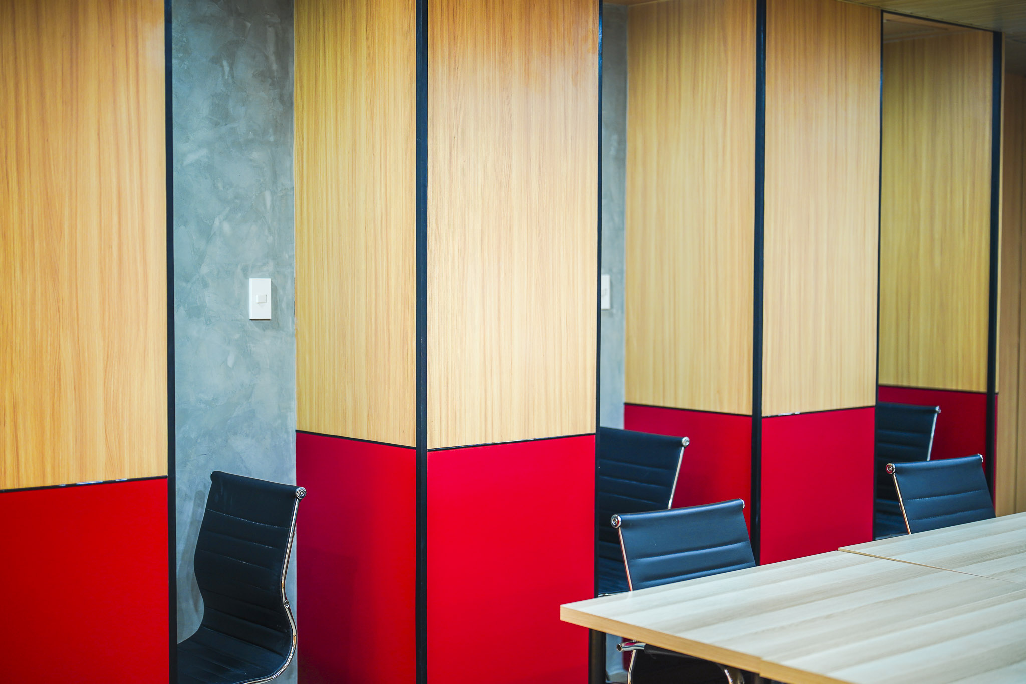 Focus room with desks and office chairs